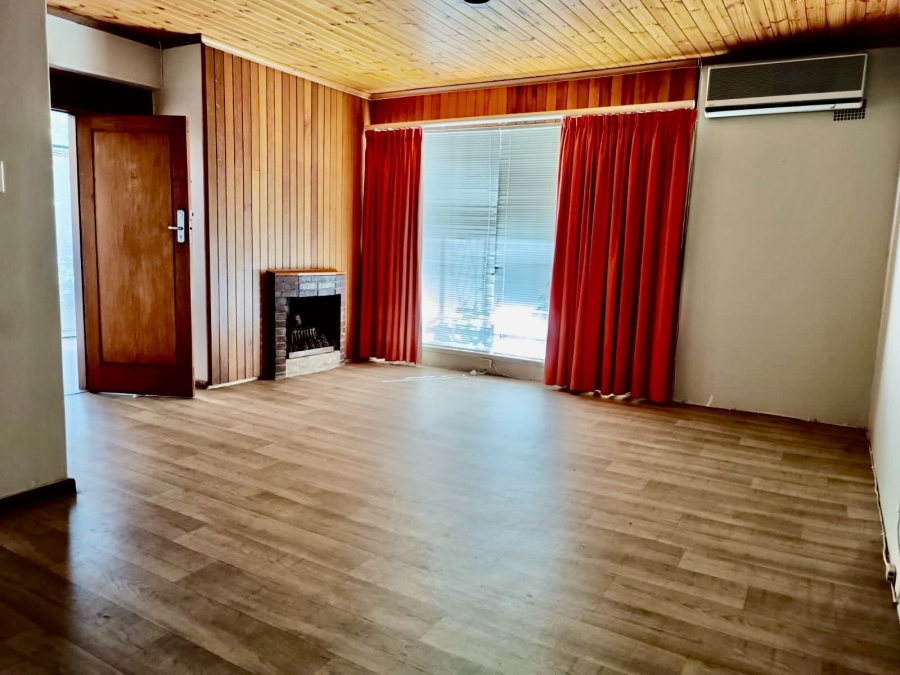 To Let 3 Bedroom Property for Rent in Lionviham Western Cape
